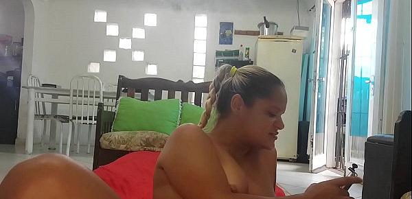  Pelo coronavirus - covid19. Não vou pro puteiro !!! Gozei fazendo chamada de video com a paty bumbum !!! Vou mandar o contato dela para os amigos putanheiros 13 - 988642871 apenas 20 reais 10 minutos ( ela cobra antecipado )